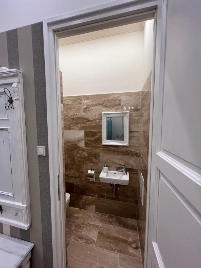 Kalitka Apartman Eger Exteriér fotografie